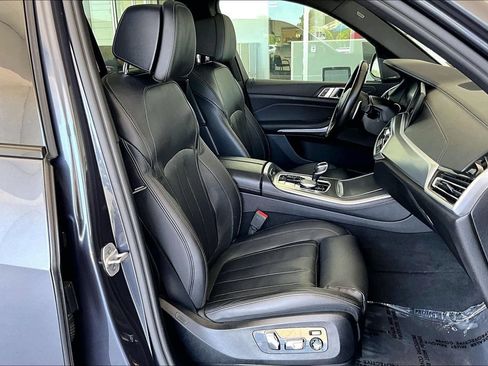 Used 2021 BMW X5 xDrive40i w/ M Sport Package AWD/4WD image 29