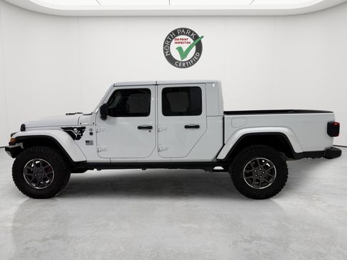 Used 2020 Jeep Gladiator Overland AWD/4WD image 2