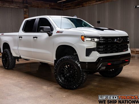 Used 2024 Chevrolet Silverado 1500 LT Trail Boss w/ Convenience Package II AWD/4WD image 1