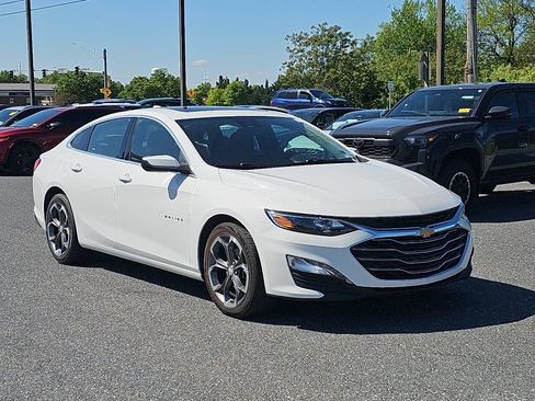 Used 2024 Chevrolet Malibu LT FWD image 1