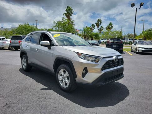 Used 2019 Toyota RAV4 XLE w/ Convenience Package AWD/4WD image 2