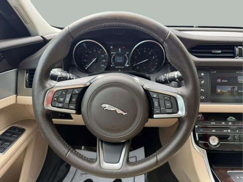 Used 2018 Jaguar XF Prestige AWD/4WD image 11