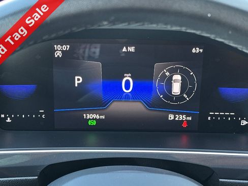 Certified 2024 Volkswagen Tiguan SE R-Line image 25