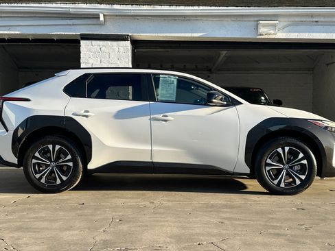 Certified 2024 Toyota bZ4X XLE image 3