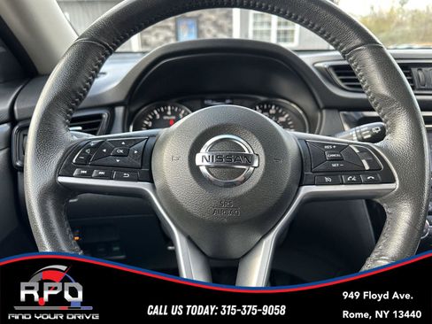 Used 2017 Nissan Rogue SV AWD/4WD image 19