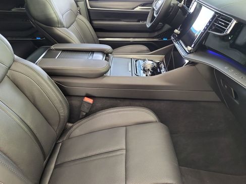 New 2026 Jeep Grand Wagoneer Summit w/ Premium Group III image 13