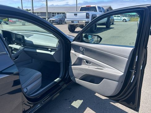 Used 2021 Hyundai Elantra SEL FWD image 26