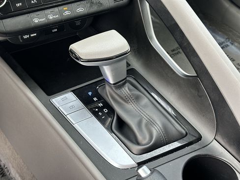 Used 2024 Hyundai Elantra SEL FWD image 19