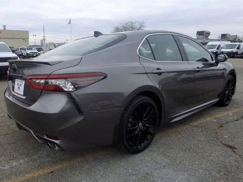 Used 2021 Toyota Camry XSE image 8