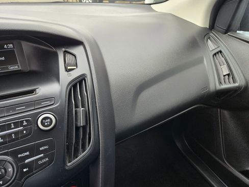 Used 2016 Ford Focus SE image 31