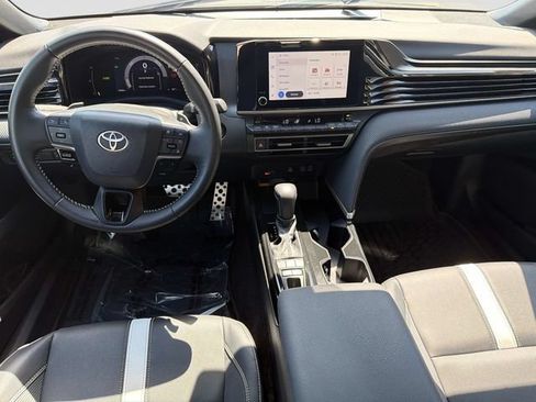 Used 2025 Toyota Camry SE FWD image 15