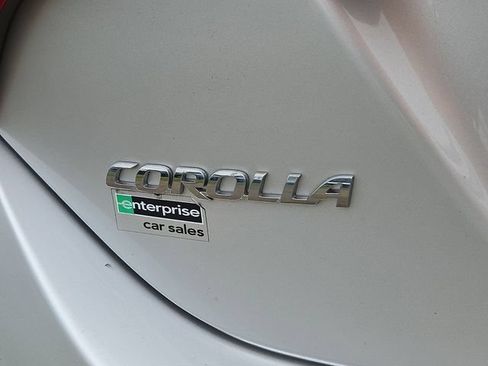 Used 2016 Toyota Corolla LE FWD image 29