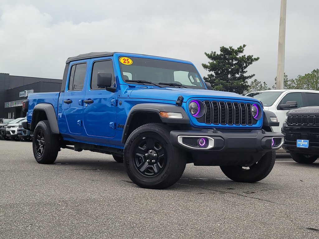 Used 2025 Jeep Gladiator Sport AWD/4WD image 1