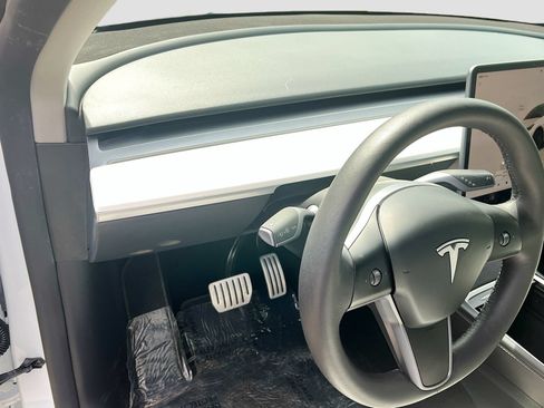 Used 2024 Tesla Model Y Performance AWD/4WD image 10
