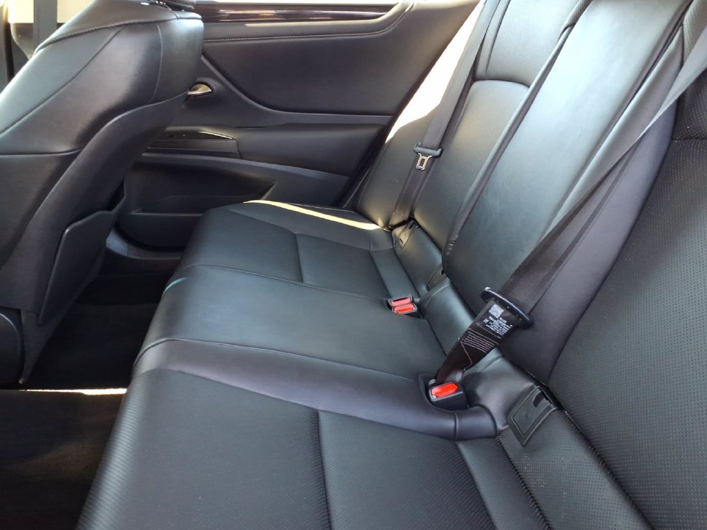 Used 2019 Lexus ES 350 w/ Premium Package FWD image 17