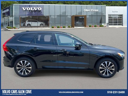 Used 2024 Volvo XC60 B5 Plus AWD/4WD image 3