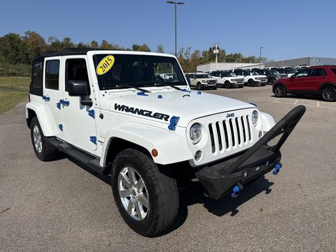 Used 2015 Jeep Wrangler Unlimited Sahara w/ Connectivity Group image 7