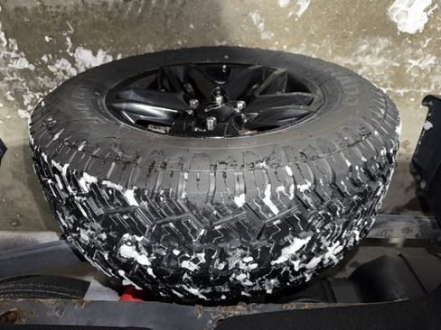 Used 2021 Chevrolet Silverado 1500 LT Trail Boss w/ Bed Protection Package image 17