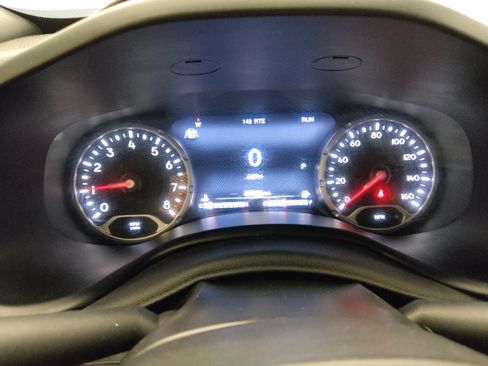 Used 2021 Jeep Renegade Latitude FWD image 23