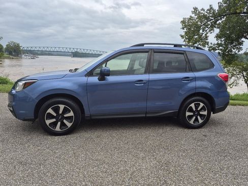 Used 2018 Subaru Forester 2.5i Premium AWD/4WD image 2