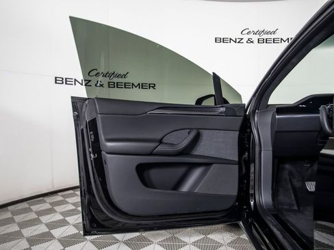 Used 2024 Tesla Model X Plaid image 20