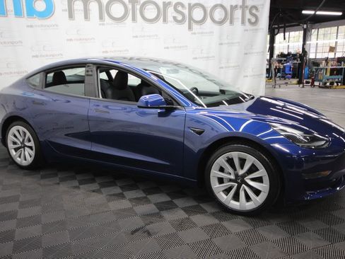 Used 2022 Tesla Model 3 Standard Range RWD image 8
