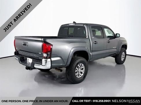 Used 2019 Toyota Tacoma SR5 AWD/4WD image 5