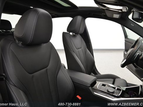 Used 2023 BMW 330i Sedan w/ Premium Package image 21