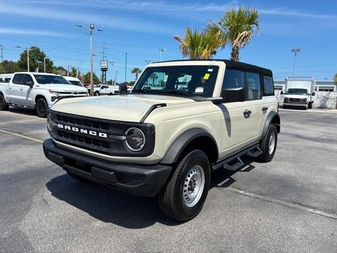 Used 2025 Ford Bronco 4-Door AWD/4WD image 7
