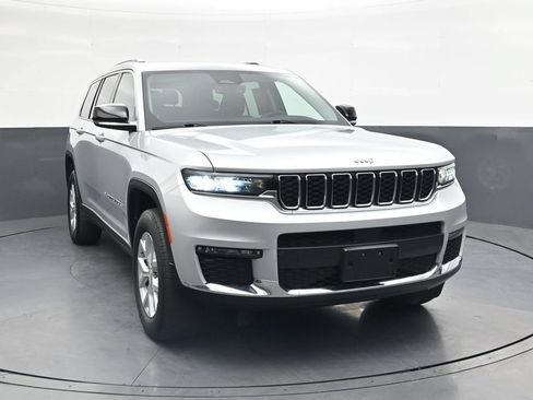 Used 2023 Jeep Grand Cherokee L Limited AWD/4WD image 2