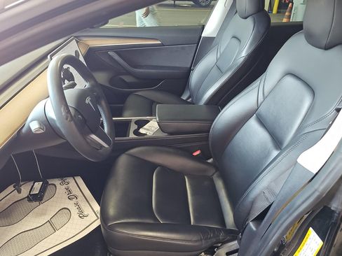 Used 2021 Tesla Model 3 Standard Range Plus RWD image 4