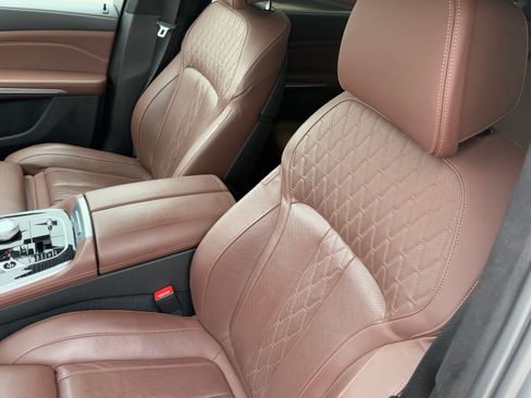 Used 2023 BMW X7 M60i w/ Executive Package image 38