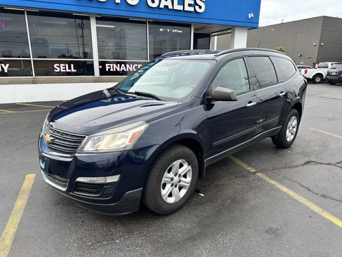 Used 2015 Chevrolet Traverse LS image 3