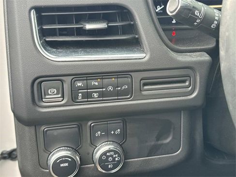 Used 2022 GMC Yukon XL SLT w/ SLT Luxury Package image 26