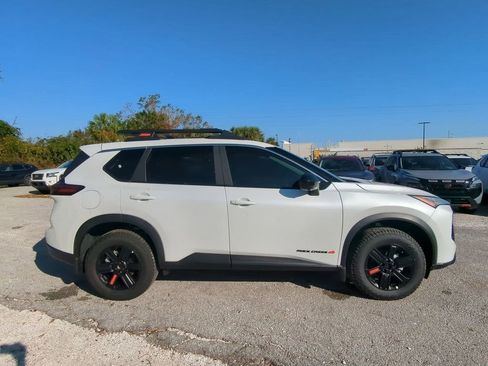 Certified 2025 Nissan Rogue SV image 4