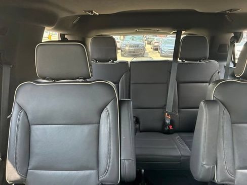 Used 2021 GMC Yukon SLT w/ SLT Premium Package AWD/4WD image 14