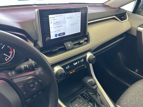 Used 2025 Toyota RAV4 XLE w/ Convenience Package FWD image 21