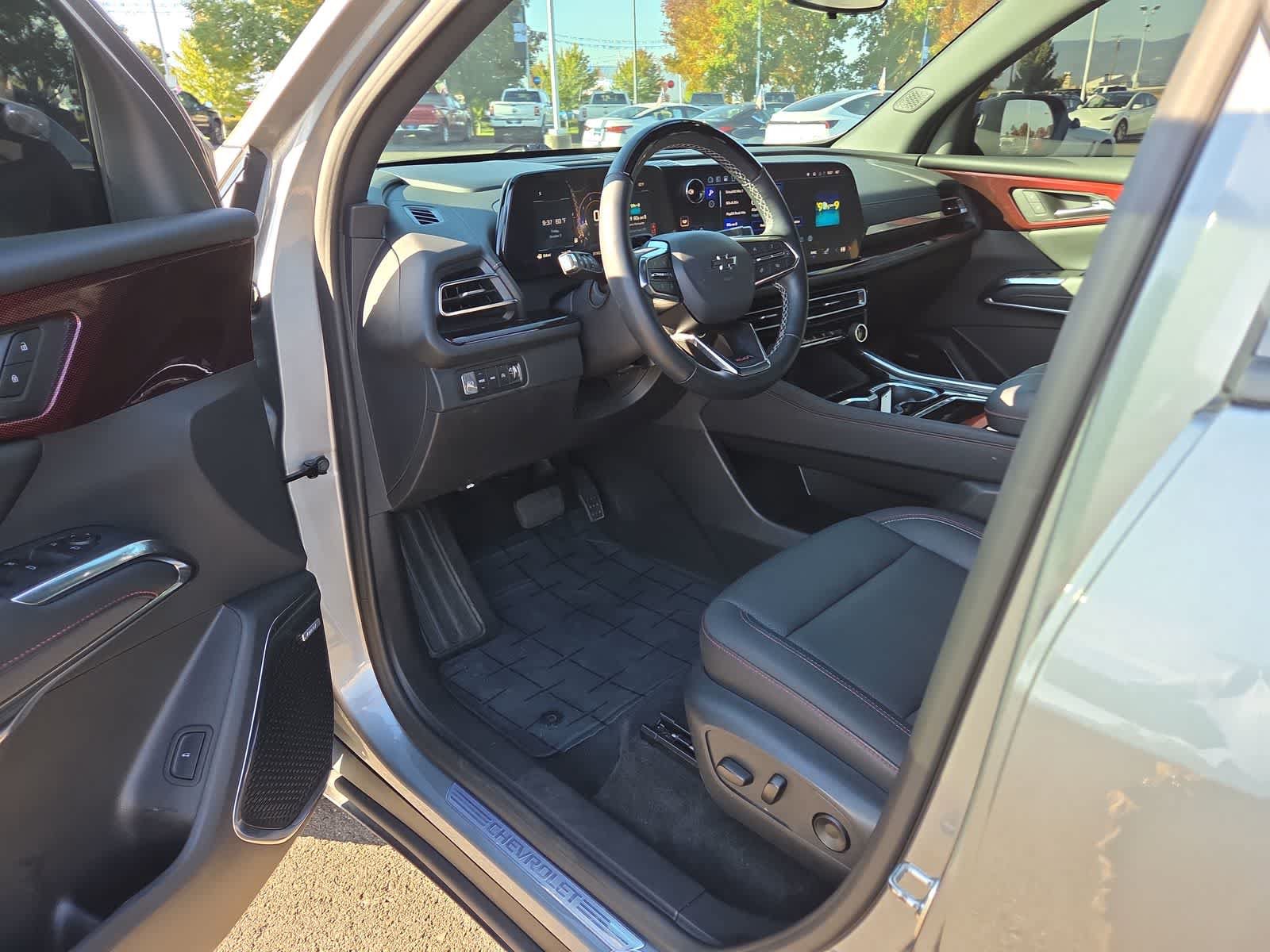 Used 2026 Chevrolet Traverse Z71 w/ Enhanced Driving Package AWD/4WD image 10