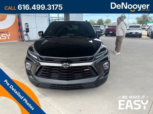 Used 2025 Chevrolet Blazer RS w/ Driver Confidence II Package AWD/4WD image 2
