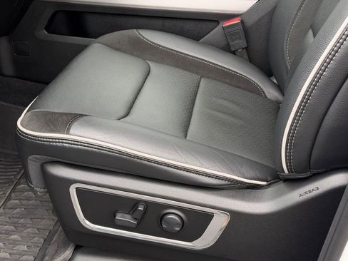 Used 2025 RAM 1500 Laramie w/ Sport Appearance Package image 23