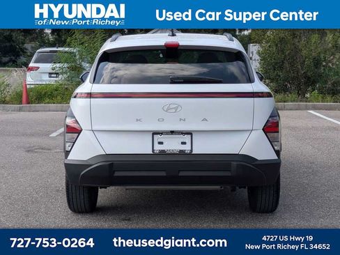 Certified 2025 Hyundai Kona SEL FWD image 4