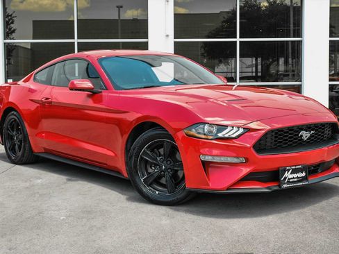 Used 2020 Ford Mustang Coupe RWD image 6