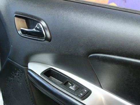 Used 2015 Dodge Journey SE image 9