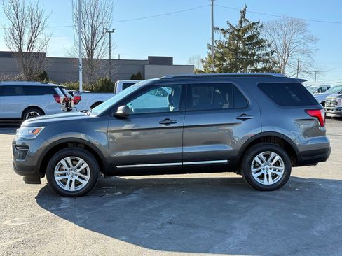 Used 2018 Ford Explorer XLT image 6