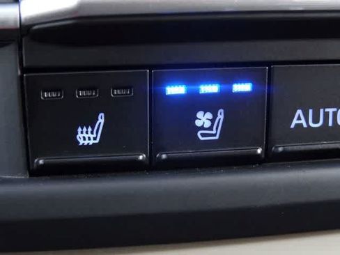 Certified 2023 Toyota Sienna Platinum AWD/4WD image 46