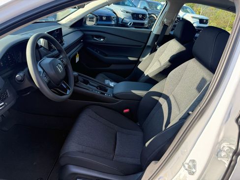New 2025 Honda Accord SE image 8