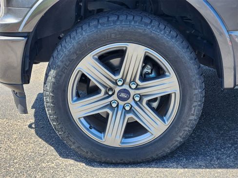 Used 2018 Ford F150 XLT w/ Equipment Group 302A Luxury image 9