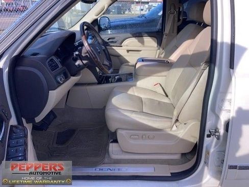 Used 2014 GMC Yukon Denali image 9