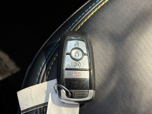 Used 2025 Ford Maverick Lobo AWD/4WD image 34