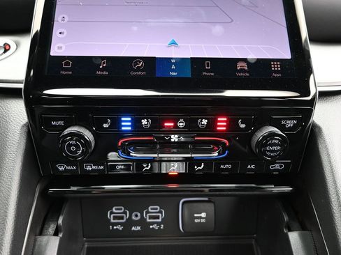 Used 2025 Jeep Grand Cherokee Limited 4xe image 27